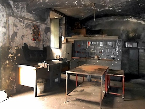 Komplettes Werkzeug in der Garage in Lissabon