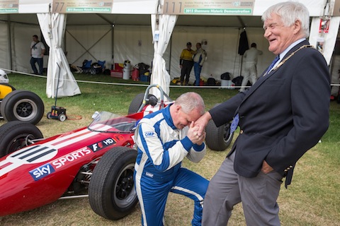 Artikelbild Ex-Sauber-Fahrer Johnny Herbert auf den Spuren von Charles Vögele