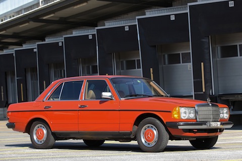 Mercedes-Benz 200 (W 123) (© Bruno von Rotz)