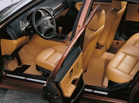Interieur des BMW M3 E36 (1995) (© BMW AG)
