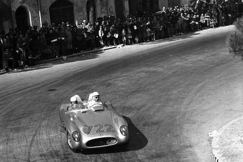 Mercedes-Benz 300 SLR an der Mille Miglia 1955 (© Daimler AG)
