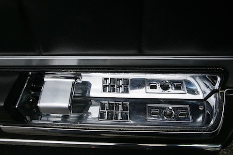 Elektrische Fensterheber beim Oldsmobile Toronado