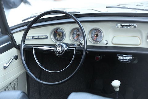 Normaler VW Karmann-Ghia Typ 34 als Cabriolet - Interieur