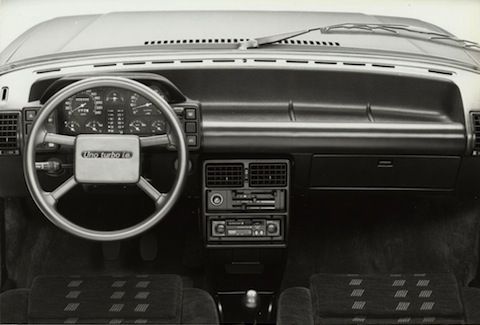 Fiat Uno Turbo i.e. 1985 - Cockpit
