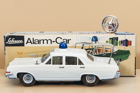 Opel Admiral von Schuco