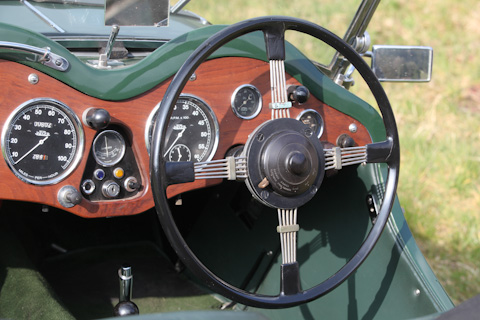 Federspeichen-Lenkrad des Singer Le Mans Sechszylinders