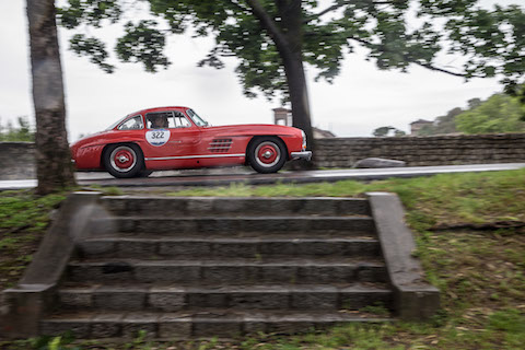 Mercedes-Benz 300 SL an der Mille Migla 2016 (© Daniel Reinnhard)
