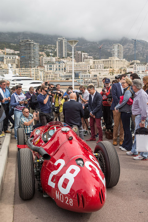 Stirling Moss an der Foto Session am Monaco Grand Prix Historique 2016 (© Daniel Reinhard)