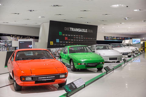 Porsche 924 Prototyp von 1974 neben dem Serienbruder