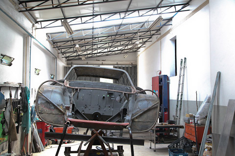 Aluminium-Stahlstruktur-Restaurierung an einer Flaminia