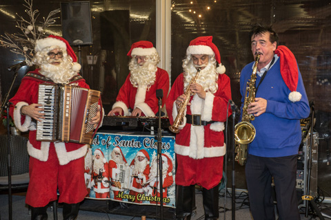 Walter Brun macht Musik (© Daniel Reinhard)