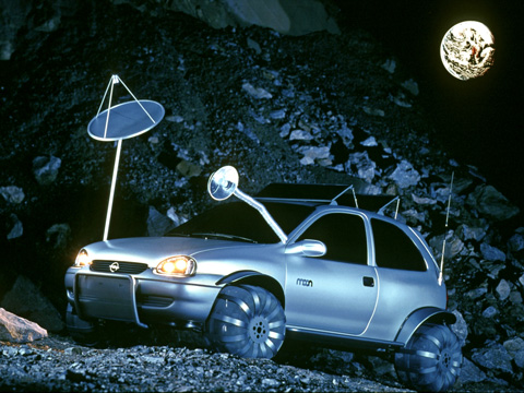 Opel Corsa "Moon" in artgerechter Umgebung