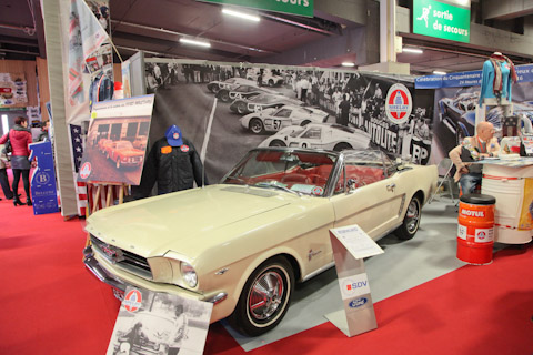 Ford Mustang auf dem Clubstand an der Rétrmobile in Paris 2017
