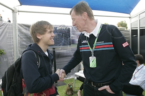 Walter Röhrl mit Sebastian Vettel im Jahr 2011 in Melbourne (© Daniel Reinhard)