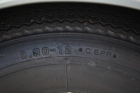 Reifen des Toyota Corolla 1968