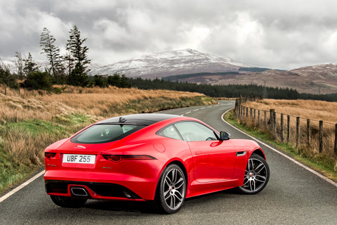 Jaguar F-Type 4 Zylinder 2017 von hinten (© Jaguar / Werk)