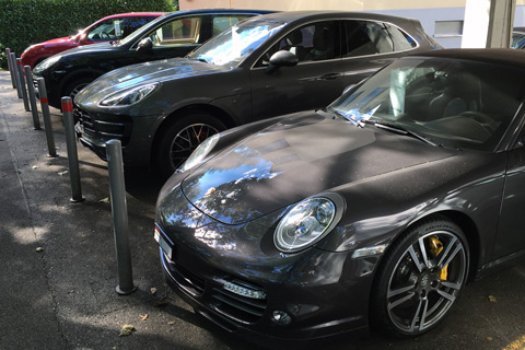 Graube Porsche im Jahr 2017