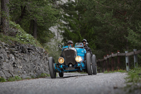 Amilcar an der Ausfahrt "Amilcar Suisse Grisons 2017"