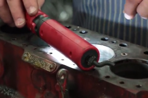 Überholung eines MG A Motors - Screenshot eines Youtube-Videos