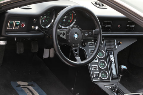 Cockpit im DeTomaso Pantera L von 1974