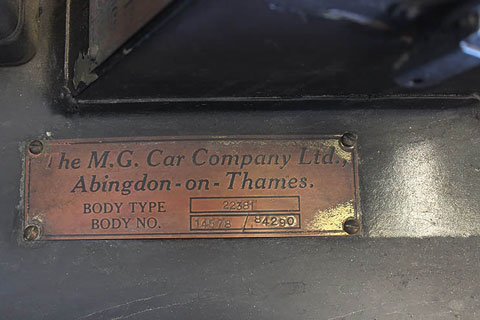 Herstellerplakette im MG TD von 1952 (© British Sports Cars)
