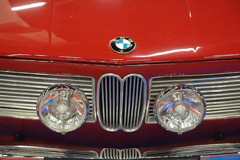 BMW 1800 ti mit zwei Zusatzscheinwerfern