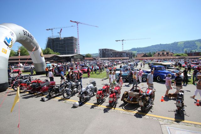 Artikelbild Oldtimer Sunday Morning Treffen in Zug - unglaublicher Markenreichtum bei bestem Wetter