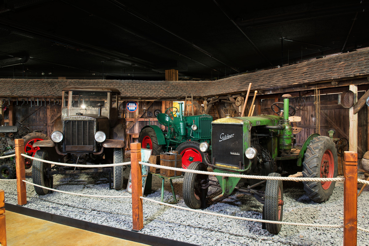Auto & Traktor Museum (Oldtimer-Museum)