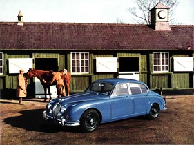 Jaguar-Prospekt - Mark II Models (1967) französisch - Seite 4 Jaguar-Prospekt - Mark II Models (1967) französisch - Seite 4