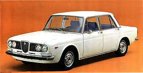 Lancia 2000 - Verkaufsprospekt (1972) - Seiten 2 und 3 Lancia 2000 - Verkaufsprospekt (1972) - Seiten 2 und 3