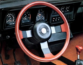 Verkaufsprospekt Alfa Romeo GTV 6 und GTV 2.0 (1981) - Seite 4 Verkaufsprospekt Alfa Romeo GTV 6 und GTV 2.0 (1981) - Seite 4