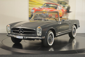 Mercedes-Benz 230 SL (1966) Mercedes-Benz 230 SL (1966)