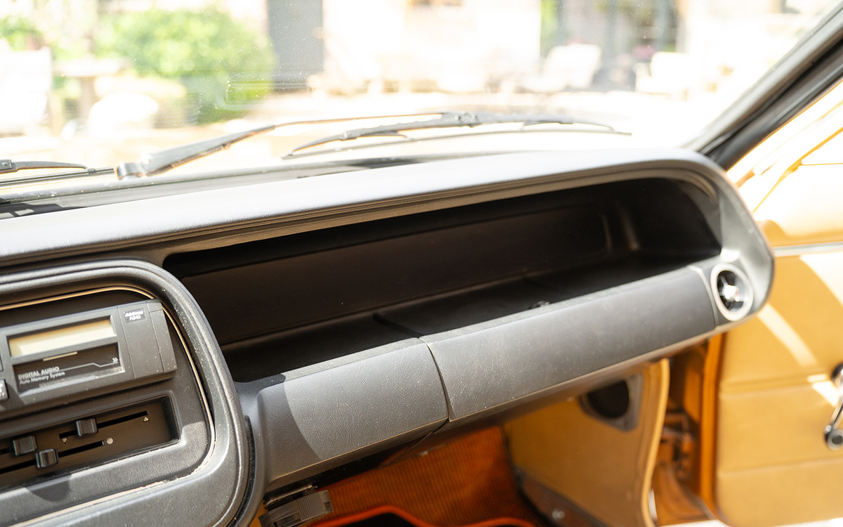 Bild 44 50 vom Fahrzeug-Verkaufsinserat Ford granada Turnier 2.3 1976 24.000 km Originalzustand