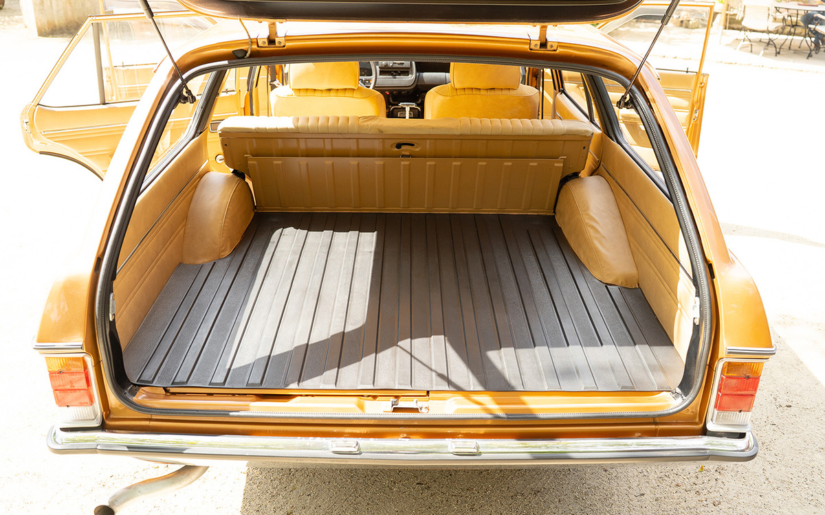 Bild 45 50 vom Fahrzeug-Verkaufsinserat Ford granada Turnier 2.3 1976 24.000 km Originalzustand