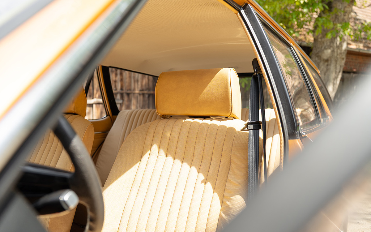 Bild 26 50 vom Fahrzeug-Verkaufsinserat Ford granada Turnier 2.3 1976 24.000 km Originalzustand