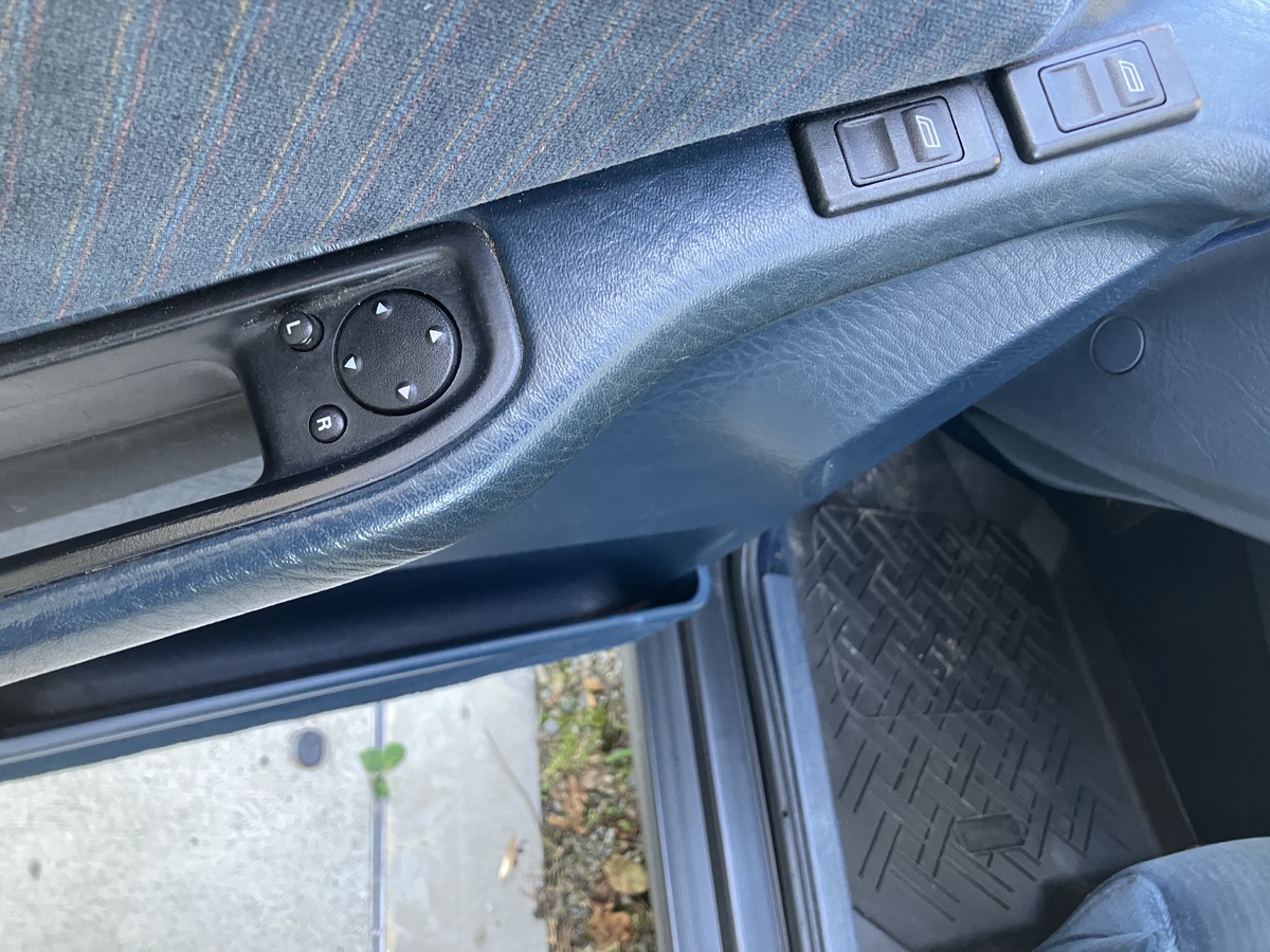 Bild 8 13 vom Fahrzeug-Verkaufsinserat Audi 90 2.3E Quattro 1988 Vollverzinkt, Katalysator und Oldtimer