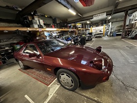 Porsche 928 S (1984) Porsche 928 S (1984)