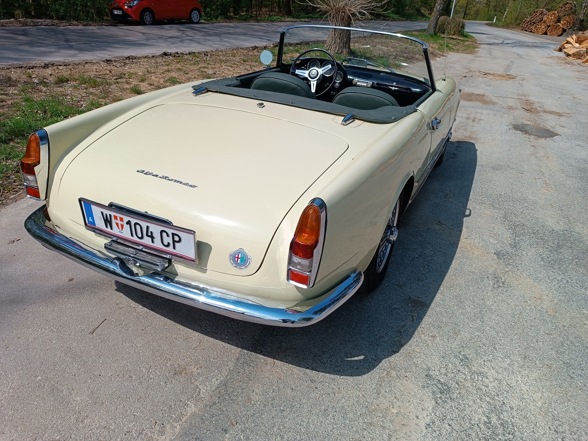 Bild 2 10 vom Fahrzeug-Verkaufsinserat Alfa Romeo 2000 Spider 1961 Alfa Romeo