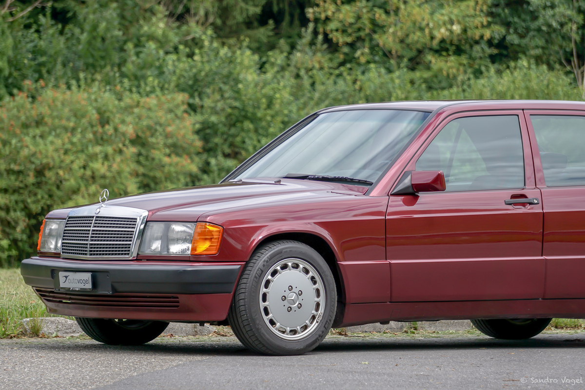 Bild 4 48 vom Fahrzeug-Verkaufsinserat Mercedes-Benz 190 E 1.8 Avantgarde rosso Nr. 208 280 1992 neuwertig - limitiertes Sondermodell Nr. 208 280 - garantierte Kilometer - aus 2. Hand - Service + MFK mit Veteraneneintrag