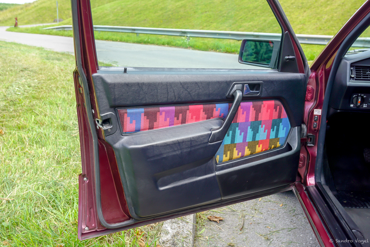 Bild 31 48 vom Fahrzeug-Verkaufsinserat Mercedes-Benz 190 E 1.8 Avantgarde rosso Nr. 208 280 1992 neuwertig - limitiertes Sondermodell Nr. 208 280 - garantierte Kilometer - aus 2. Hand - Service + MFK mit Veteraneneintrag