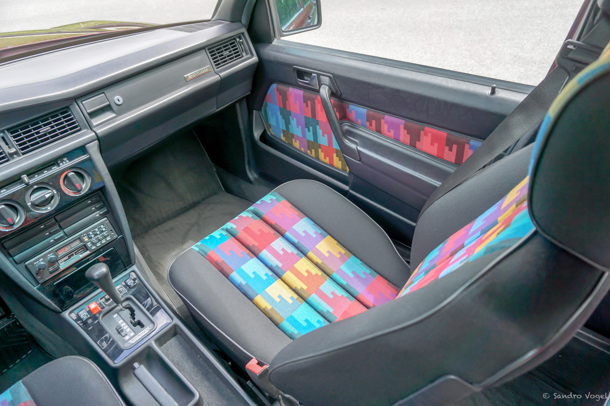 Bild 27 48 vom Fahrzeug-Verkaufsinserat Mercedes-Benz 190 E 1.8 Avantgarde rosso Nr. 208 280 1992 neuwertig - limitiertes Sondermodell Nr. 208 280 - garantierte Kilometer - aus 2. Hand - Service + MFK mit Veteraneneintrag