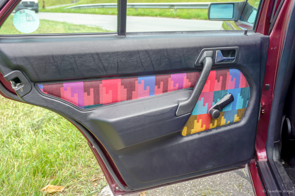 Bild 33 48 vom Fahrzeug-Verkaufsinserat Mercedes-Benz 190 E 1.8 Avantgarde rosso Nr. 208 280 1992 neuwertig - limitiertes Sondermodell Nr. 208 280 - garantierte Kilometer - aus 2. Hand - Service + MFK mit Veteraneneintrag