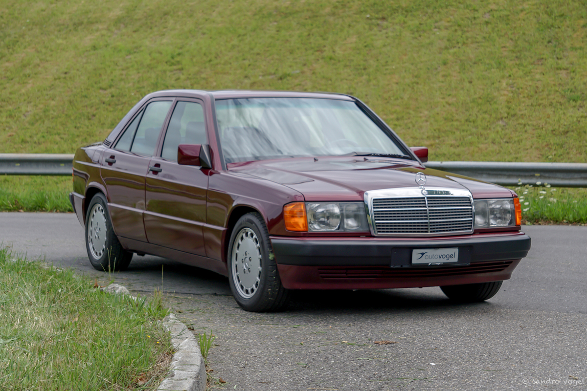 Bild 6 48 vom Fahrzeug-Verkaufsinserat Mercedes-Benz 190 E 1.8 Avantgarde rosso Nr. 208 280 1992 neuwertig - limitiertes Sondermodell Nr. 208 280 - garantierte Kilometer - aus 2. Hand - Service + MFK mit Veteraneneintrag