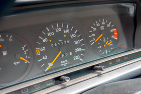 Bild 38 von Inserat Mercedes-Benz 190 E 1.8 Avantgarde rosso Nr. 208 280 1992