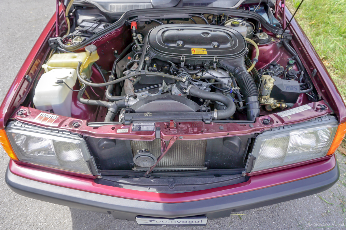 Bild 42 48 vom Fahrzeug-Verkaufsinserat Mercedes-Benz 190 E 1.8 Avantgarde rosso Nr. 208 280 1992 neuwertig - limitiertes Sondermodell Nr. 208 280 - garantierte Kilometer - aus 2. Hand - Service + MFK mit Veteraneneintrag