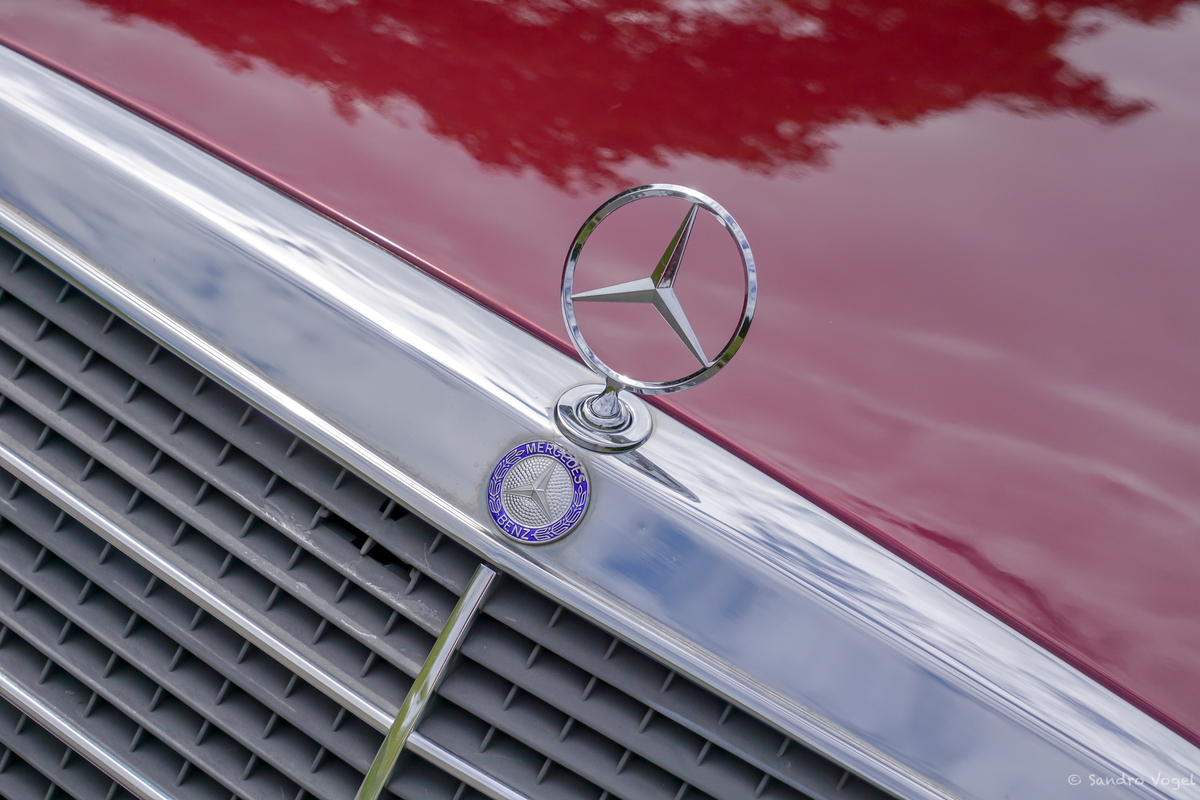 Bild 21 48 vom Fahrzeug-Verkaufsinserat Mercedes-Benz 190 E 1.8 Avantgarde rosso Nr. 208 280 1992 neuwertig - limitiertes Sondermodell Nr. 208 280 - garantierte Kilometer - aus 2. Hand - Service + MFK mit Veteraneneintrag