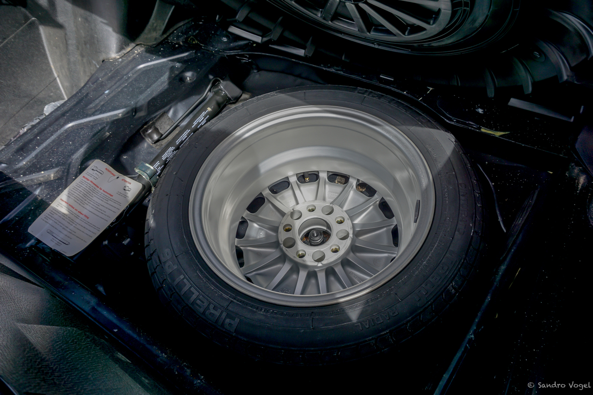 Bild 45 48 vom Fahrzeug-Verkaufsinserat Mercedes-Benz 190 E 1.8 Avantgarde rosso Nr. 208 280 1992 neuwertig - limitiertes Sondermodell Nr. 208 280 - garantierte Kilometer - aus 2. Hand - Service + MFK mit Veteraneneintrag