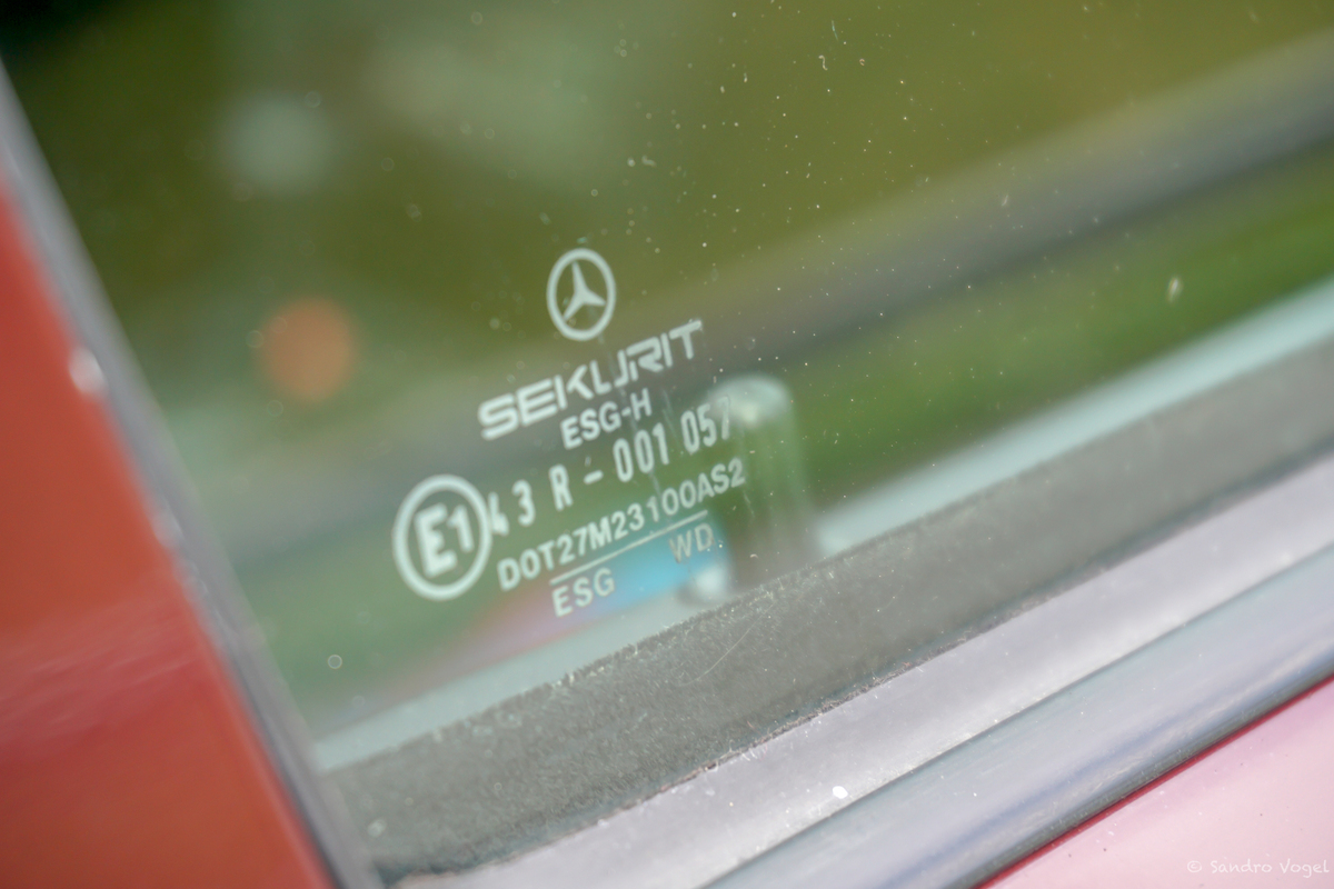 Bild 41 48 vom Fahrzeug-Verkaufsinserat Mercedes-Benz 190 E 1.8 Avantgarde rosso Nr. 208 280 1992 neuwertig - limitiertes Sondermodell Nr. 208 280 - garantierte Kilometer - aus 2. Hand - Service + MFK mit Veteraneneintrag