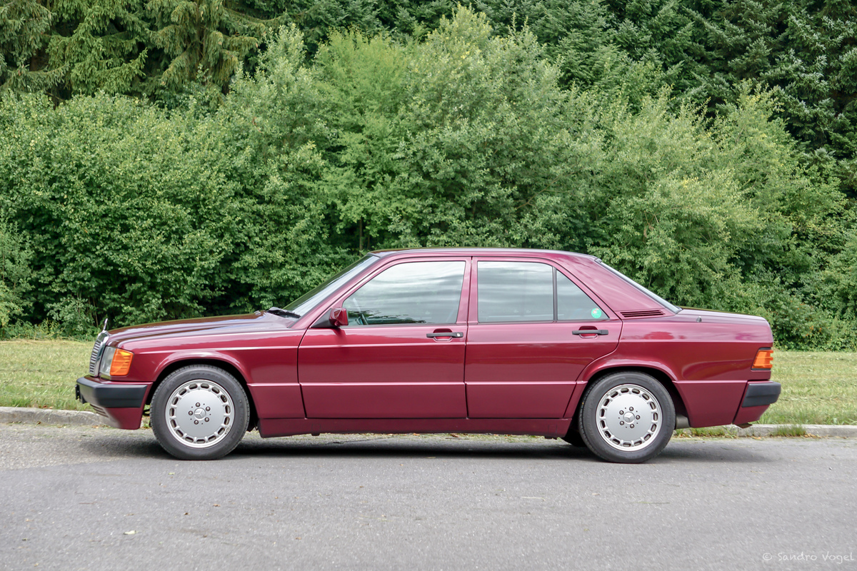 Bild 7 48 vom Fahrzeug-Verkaufsinserat Mercedes-Benz 190 E 1.8 Avantgarde rosso Nr. 208 280 1992 neuwertig - limitiertes Sondermodell Nr. 208 280 - garantierte Kilometer - aus 2. Hand - Service + MFK mit Veteraneneintrag