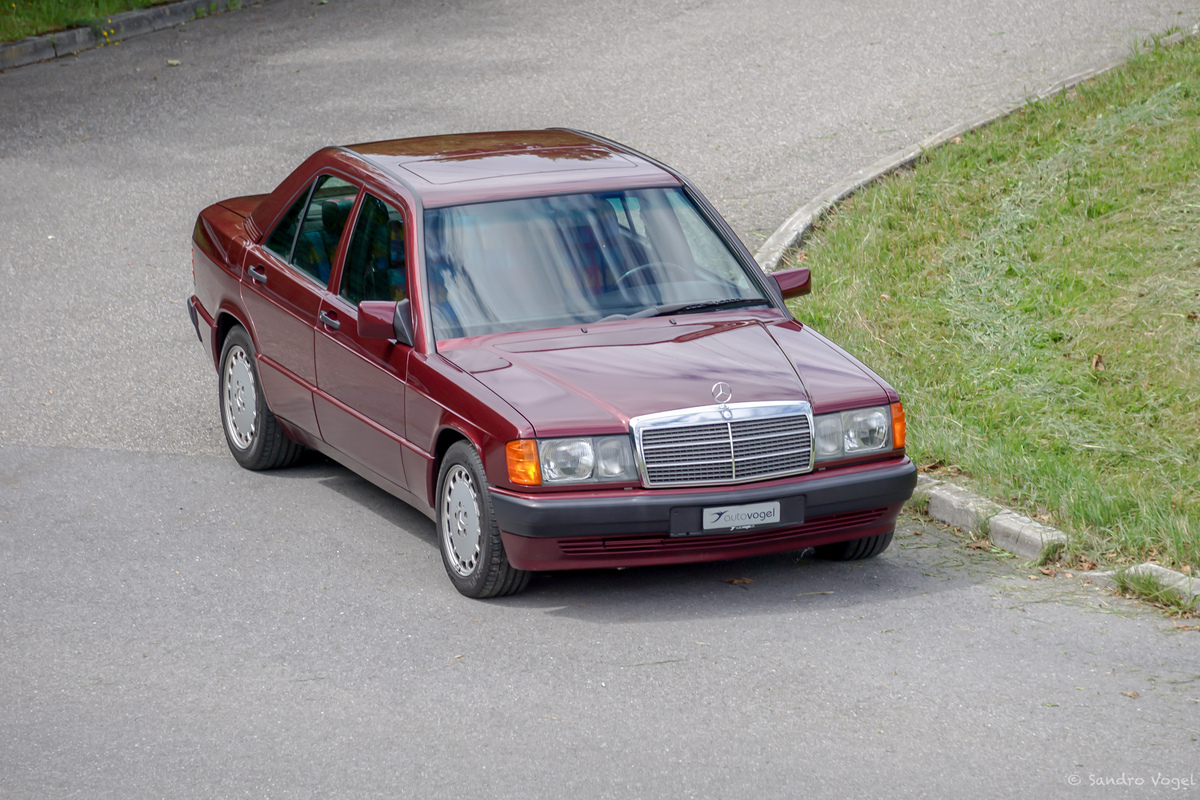 Bild 15 48 vom Fahrzeug-Verkaufsinserat Mercedes-Benz 190 E 1.8 Avantgarde rosso Nr. 208 280 1992 neuwertig - limitiertes Sondermodell Nr. 208 280 - garantierte Kilometer - aus 2. Hand - Service + MFK mit Veteraneneintrag